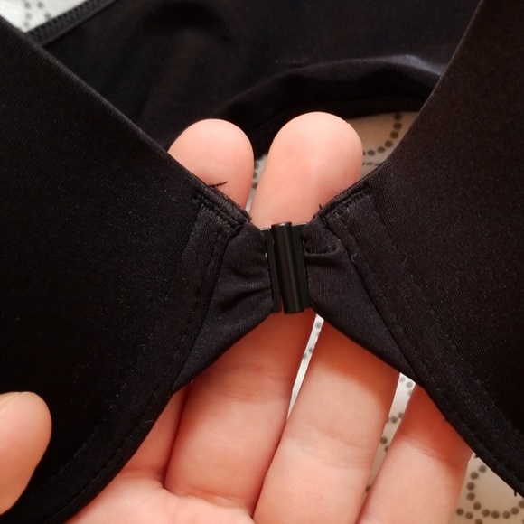 Bras - Picture 7 of 8